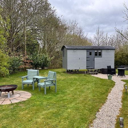 Greatwood Shepherds Hut 배틀 외부 사진