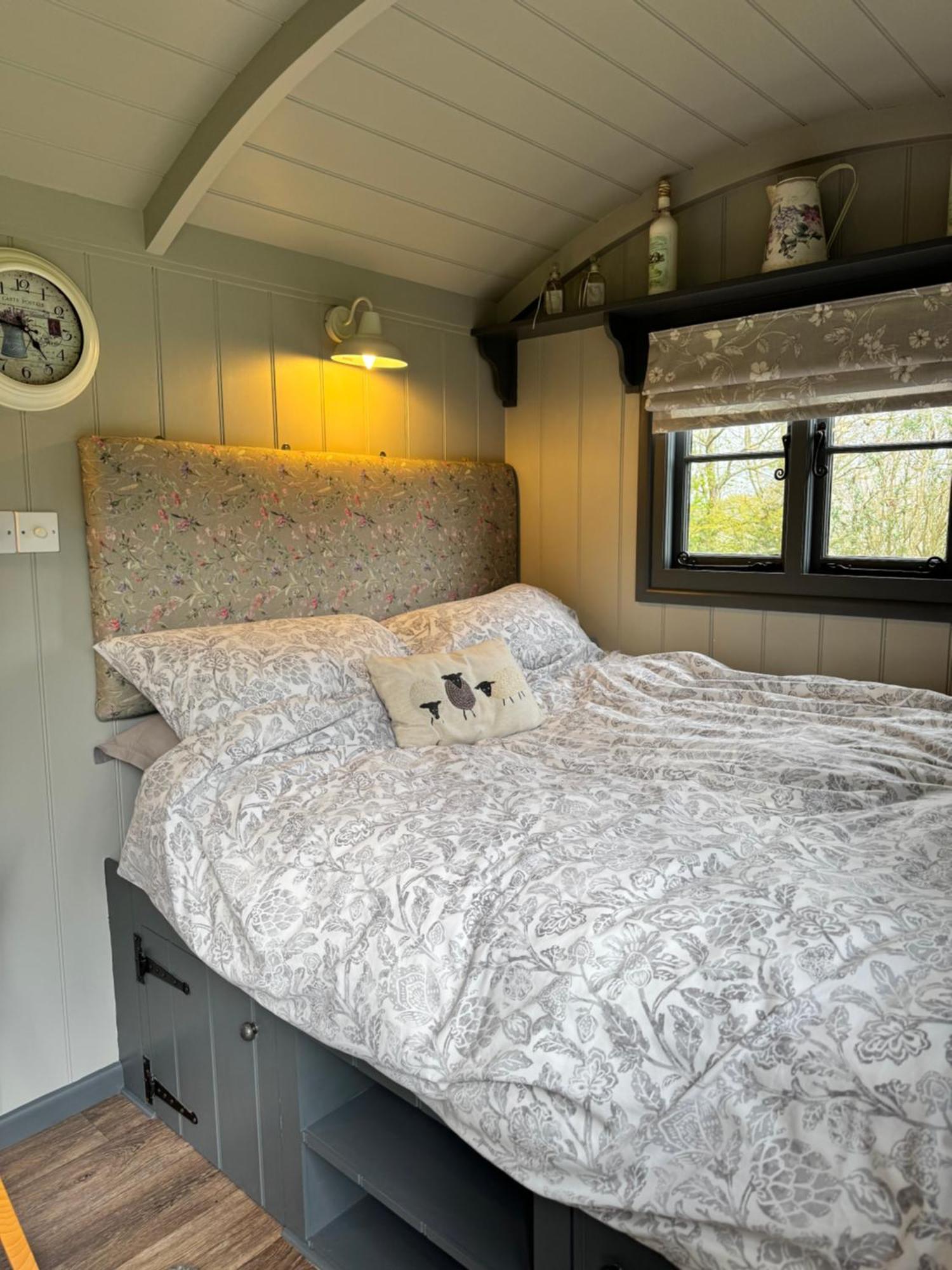 Greatwood Shepherds Hut 배틀 외부 사진
